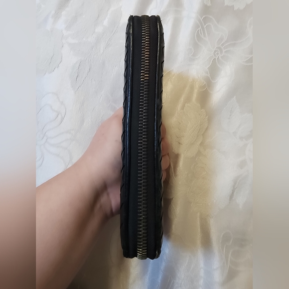 Bottega Veneta Black Woven Wallet - Picture 4 of 16